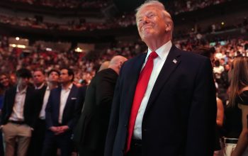 Donald Trump compară marina americană cu „pirații”, după capturarea unei nave încărcate cu petrol în Strâmtoarea Ormuz: „E o afacere profitabilă” – HotNews.ro