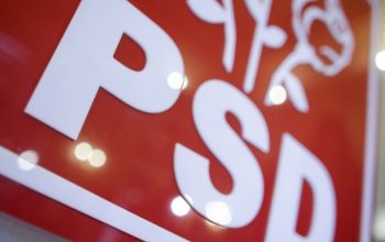 PSD a strâns voturile necesare pentru demiterea prim-ministrului Ilie Bolojan
